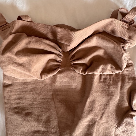 SKIMS Seamless Sculpt Strapless Shortie Shapewear XS Clay NWOT - Picture 4 of 14